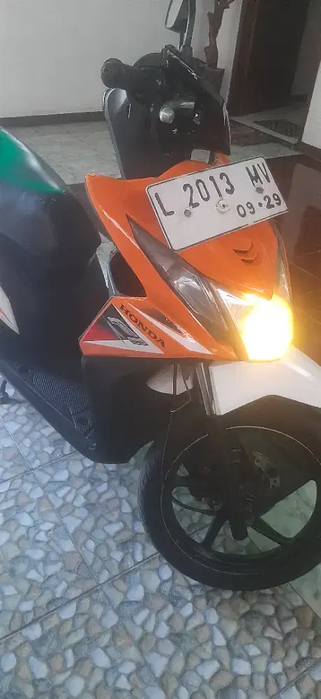 Di jual sepeda motor honda beat tahun 2014