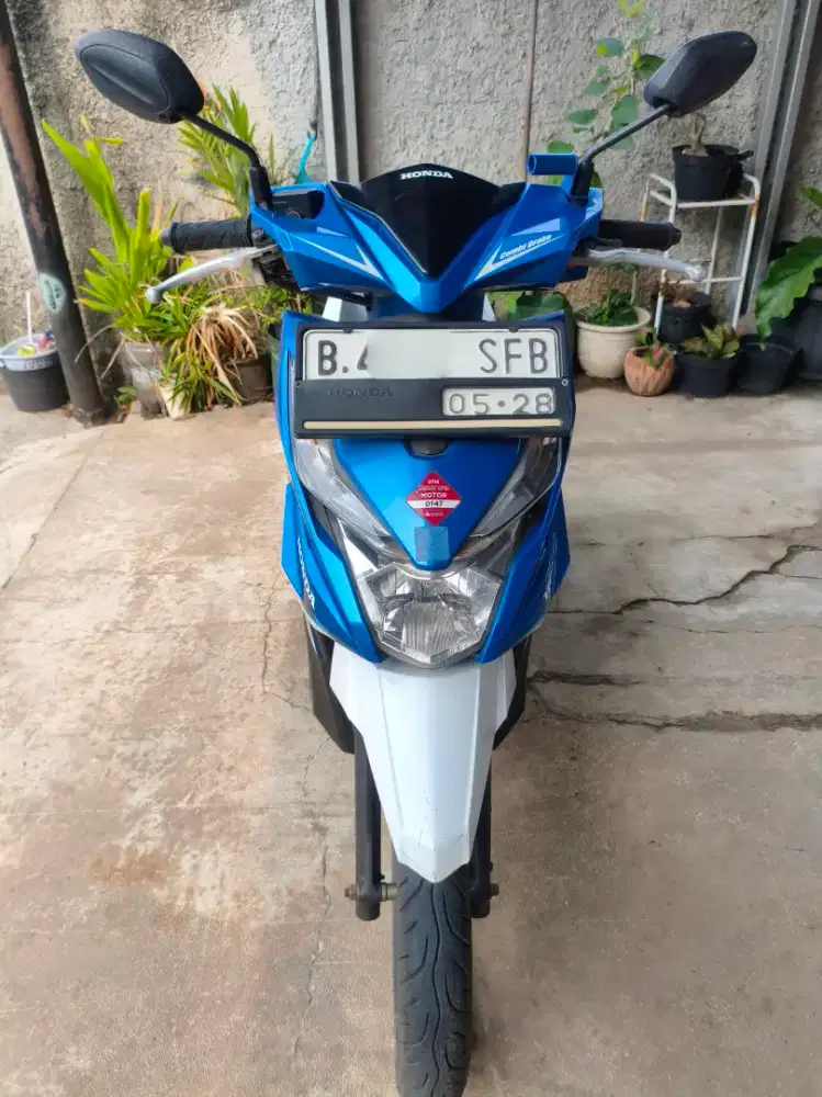 Beat Fi 2018 Putih Biru