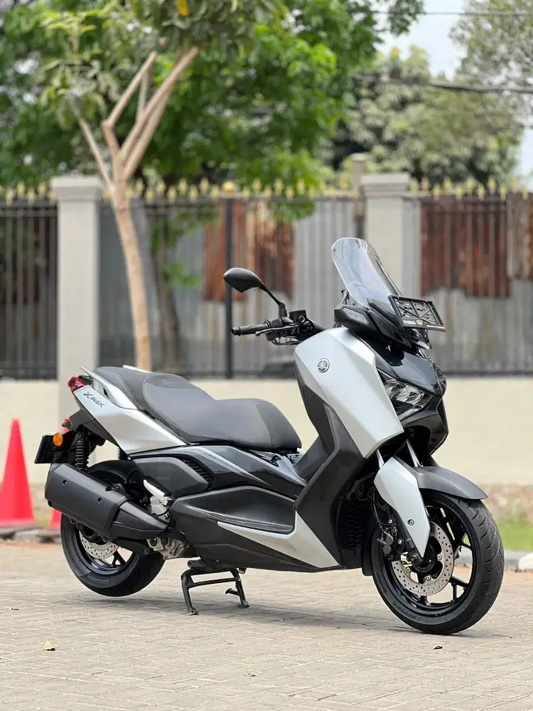 YAMAHA NEW XMAX 250 ABS CONNECTED 2025 SILVER KM LOW PAJAK PANJANG