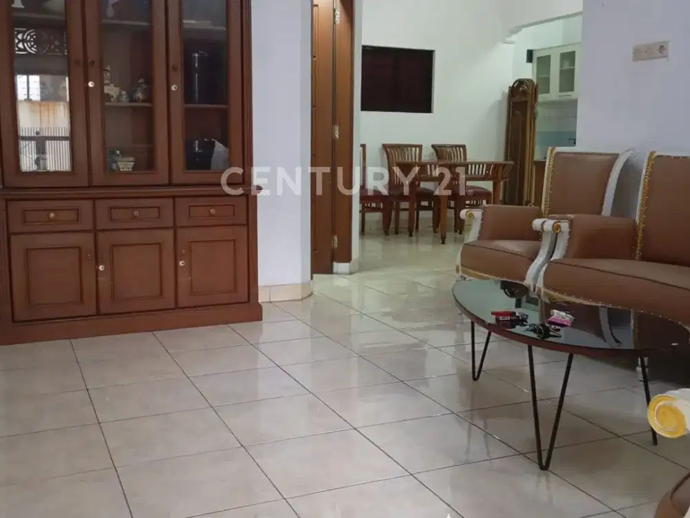 RUMAH NYAMAN 6 KAMAR TIDUR SEMI FURNISHED SIAP HUNI DI BENHILL