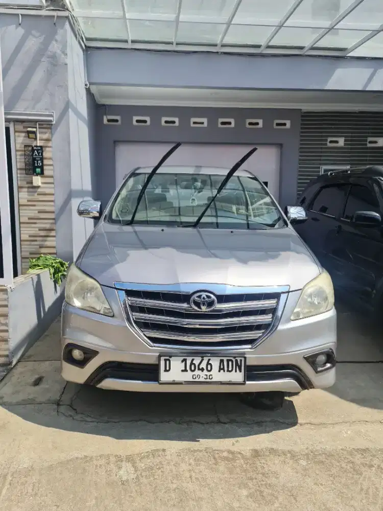 Toyota innova 2015