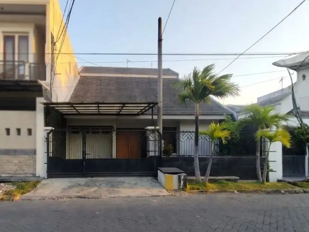 Rumah Sutorejo Utara Strategis Row 3 mobil