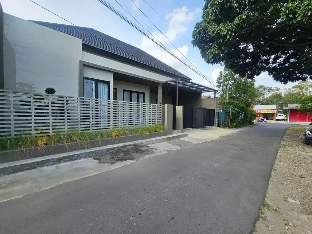 Rumah Mewah Furnished Dekat Perum Pertamina Purwomartani Sleman