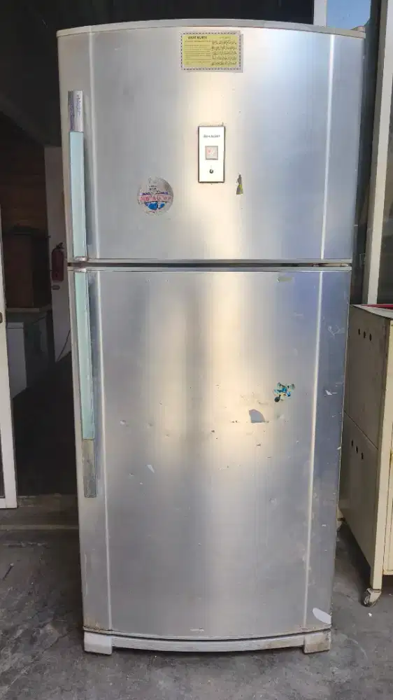 Kulkas Sharp 2 pintu jumbo - Bekas