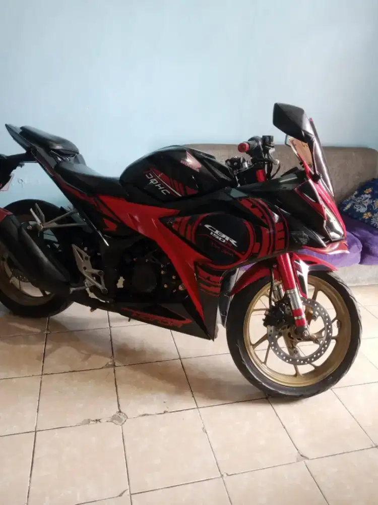 Jua motor CBR 150
