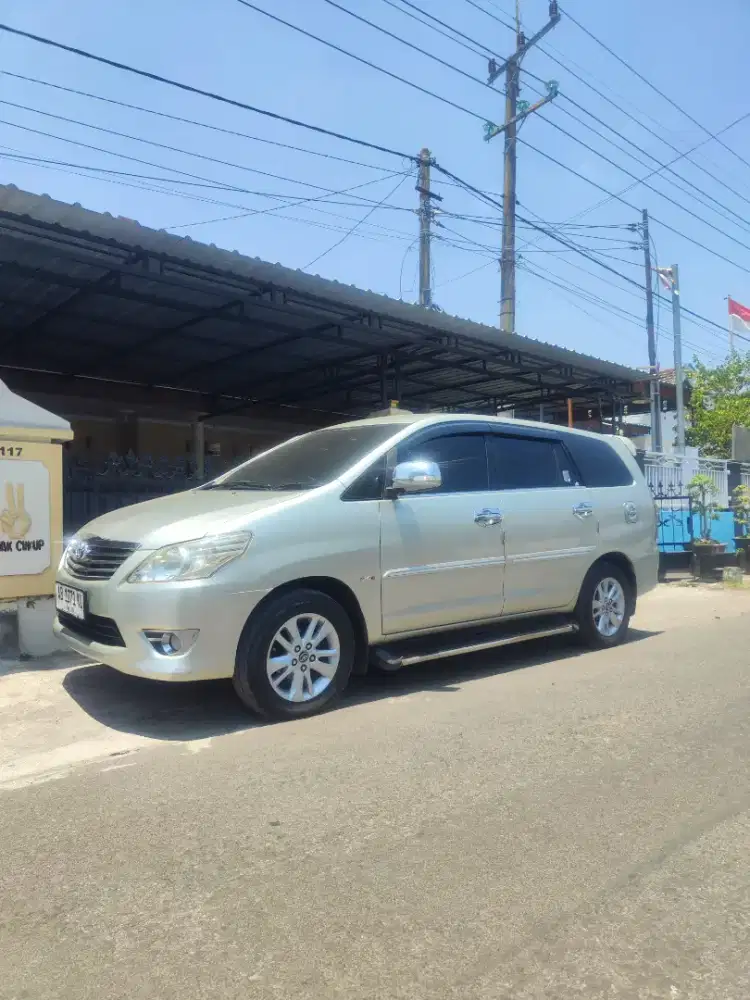 Mobil Inova type g, manual, diesel tahun 2013