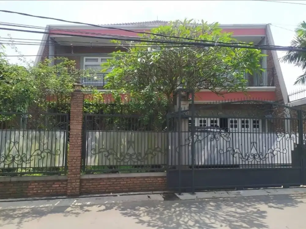 DIJUAL RUMAH LUAS 7 KAMAR TIDUR SHM 2 LANTAI LOKASI STRATEGIS!