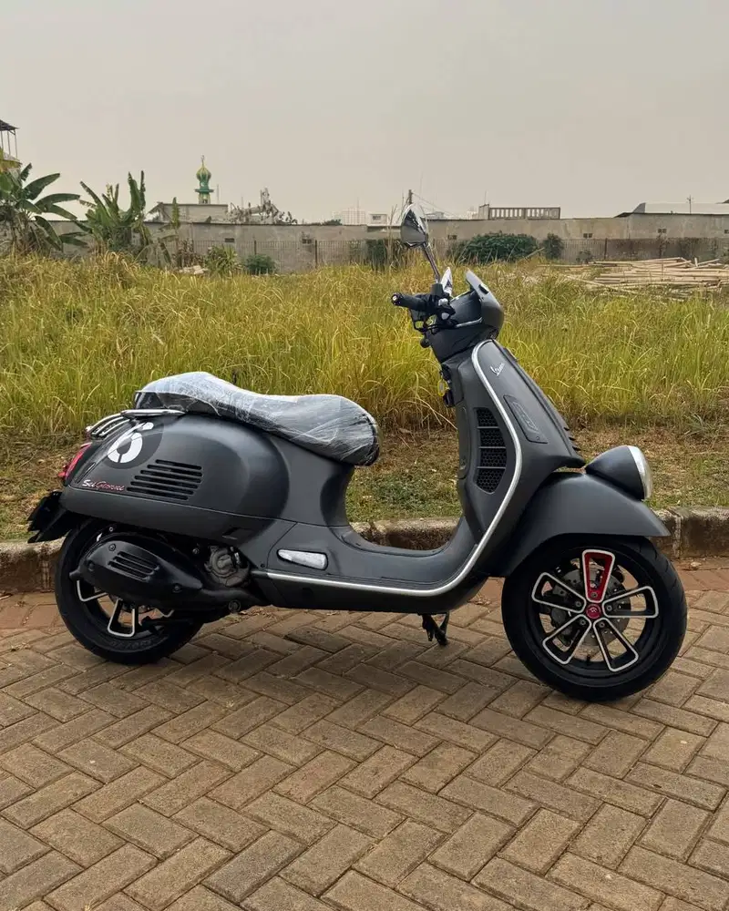 VESPA GTV SEI GIORNI II 300 HPE LIMITED EDITION 2021 TERMURAH