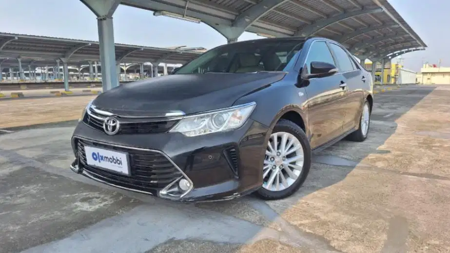 Toyota Camry 2.5 V Bensin-AT 2017 Hitam