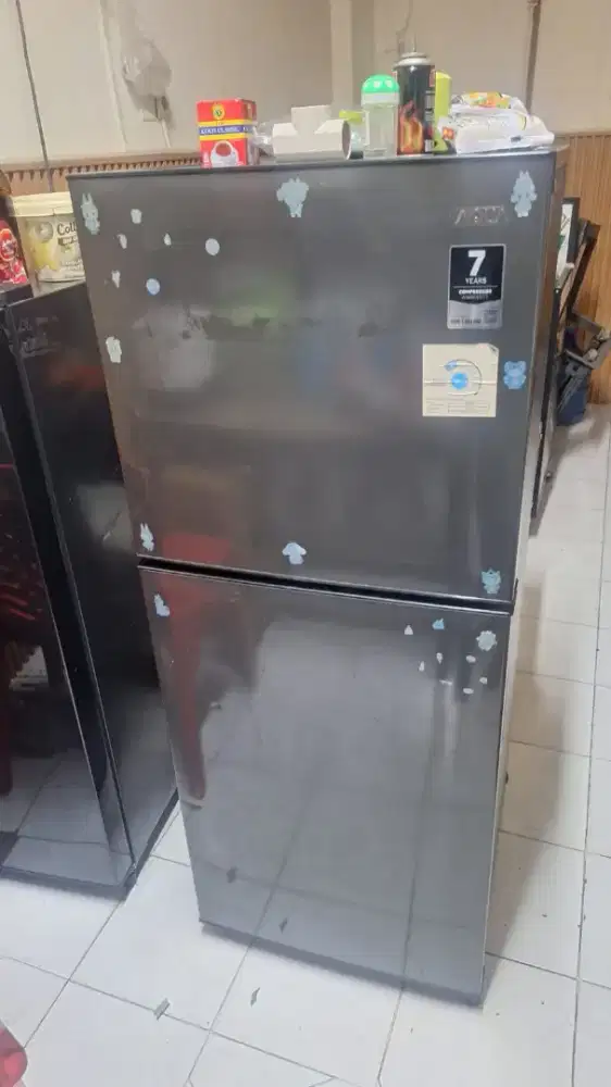 Kulkas 2 pintu Aqua