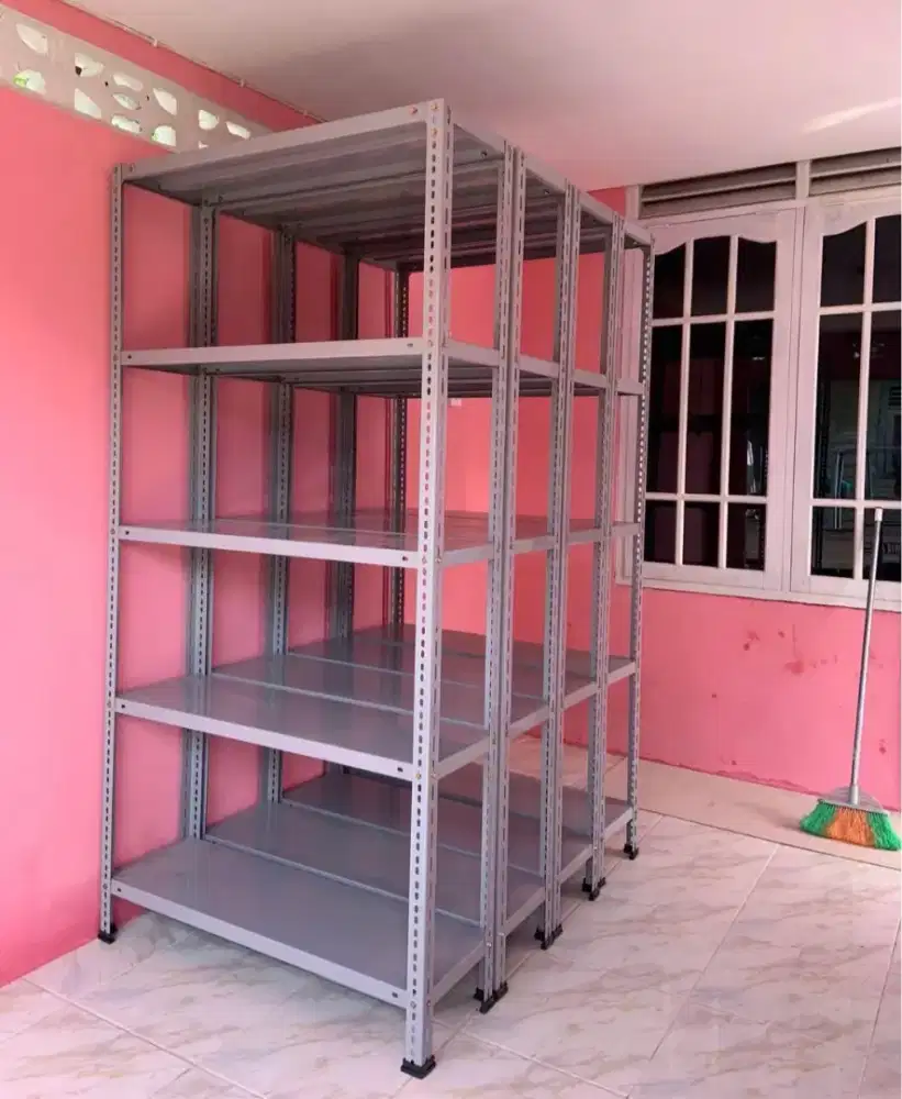 Rak besi siku lubang