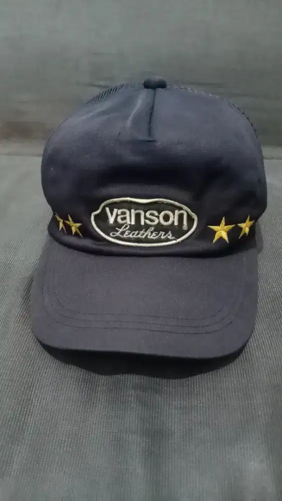 Topi Trucker Vintage Vanson