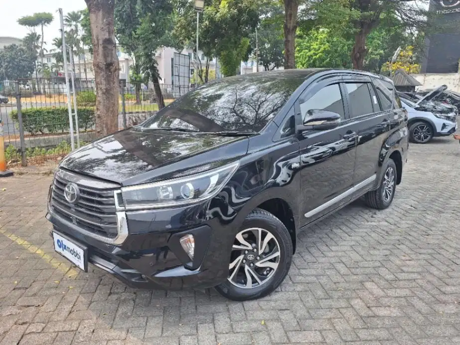 LOW DP Toyota Kijang Innova 2.0 V Luxury Bensin-AT 2022 RKB