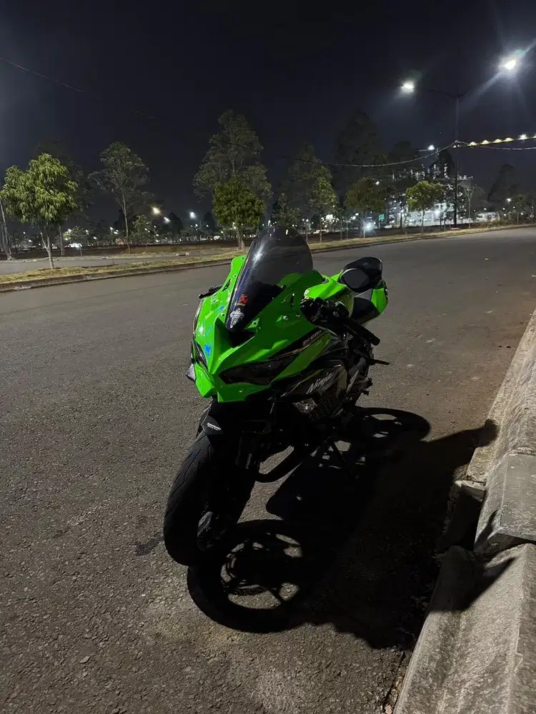 Kawasaki ZX25r 2021 ABS