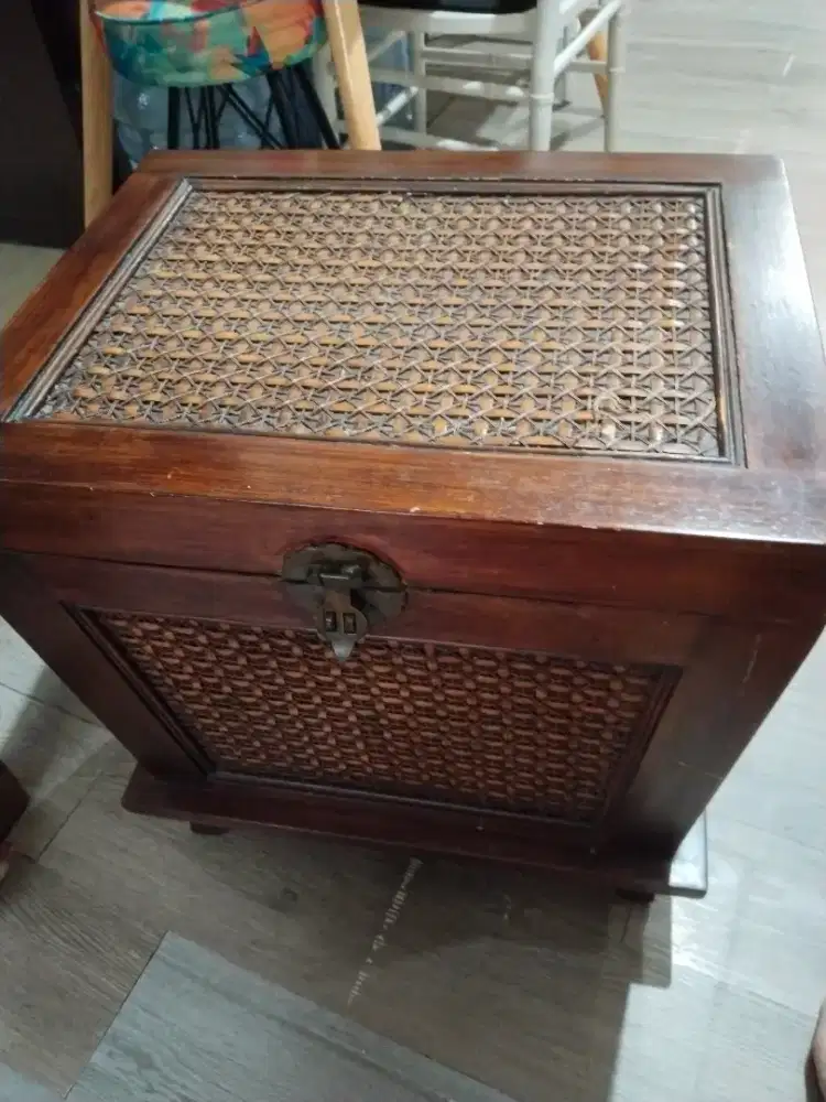 meja laci kayu jati