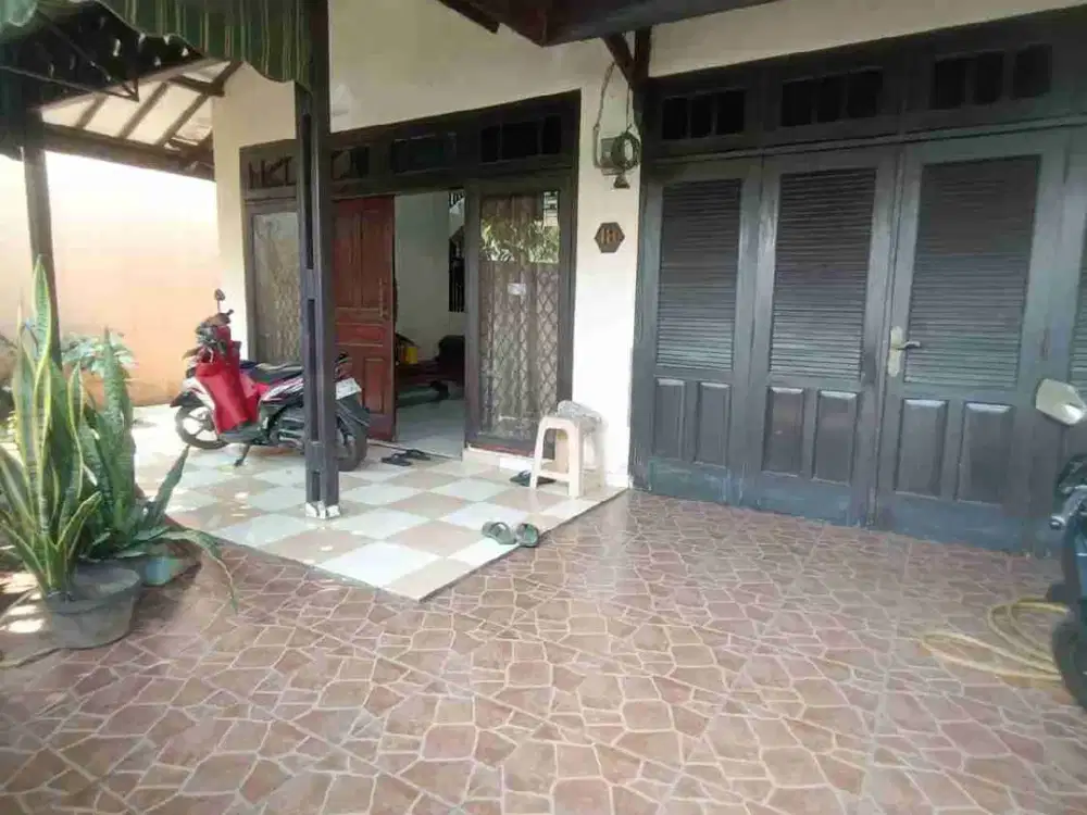 Disewakan Rumah bagus akses 2 mobil, 2 lantai di Rancho Indah, Tanjung Barat, Jakarta Selatan