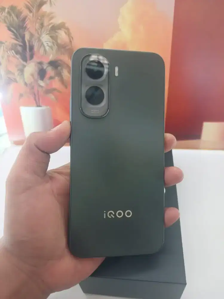 Handphone second iqoo