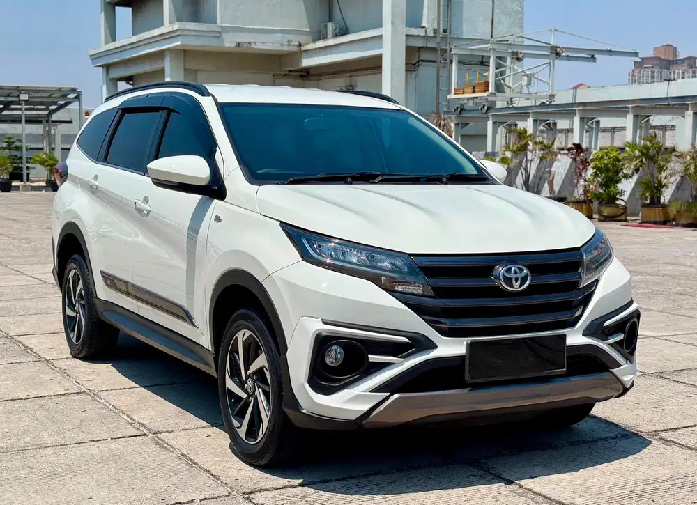 [LOW KM 44.000] TOYOTA RUSH GR AT 2022 PUTIH TT 2023 MATIC