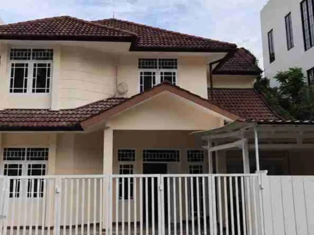Di jual Rugi Rumah Cantik 2 Lantai Area Elit Dekat Citos