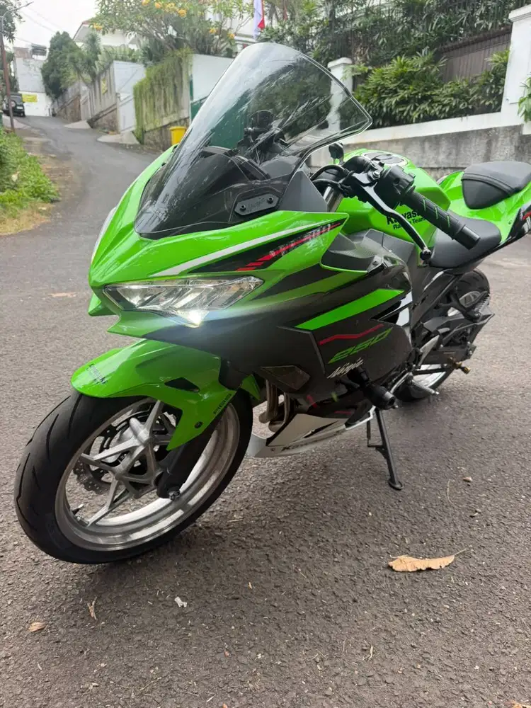 Ninja 250 2021, Brembo sampai LeoVince full system!