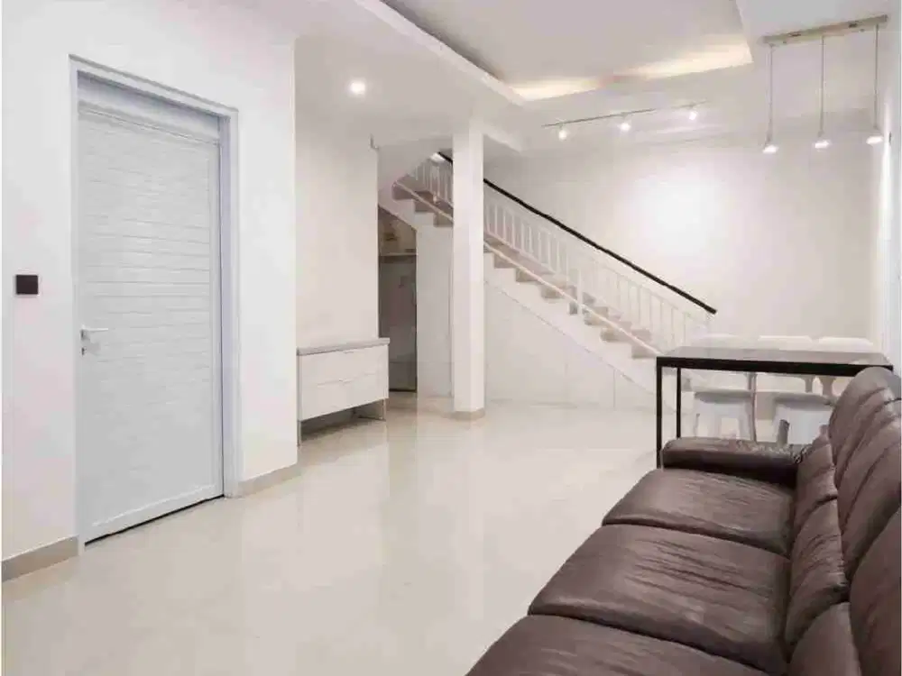 dijual rumah di kota baru Parahyangan Bandung