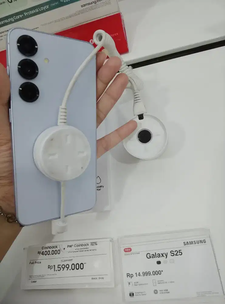 Iklan handphone Samsung Galaxy S25
