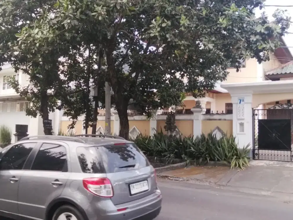 DIJUAL RUMAH MEWAH LOKASI PRIME RENON