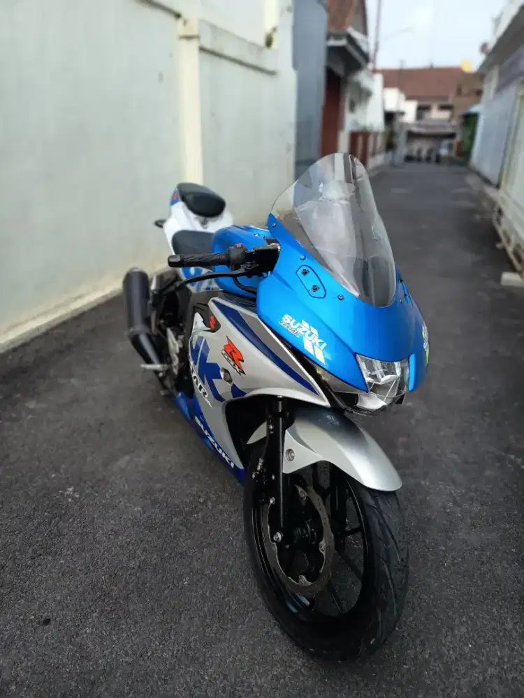 Suzuki GSX-R 150 (ECSTAR - Special Edition)