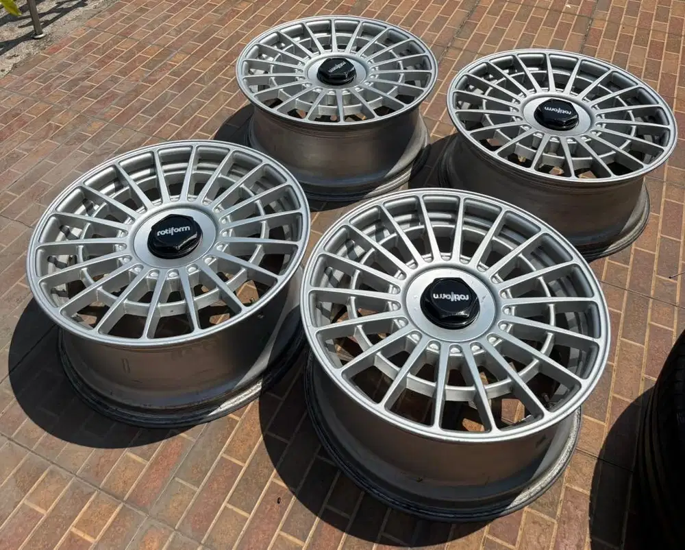 Velg ONLY Rotiform LASR ring 19 pcd 5x114 / 112 lebar 8,5 et 35 rata