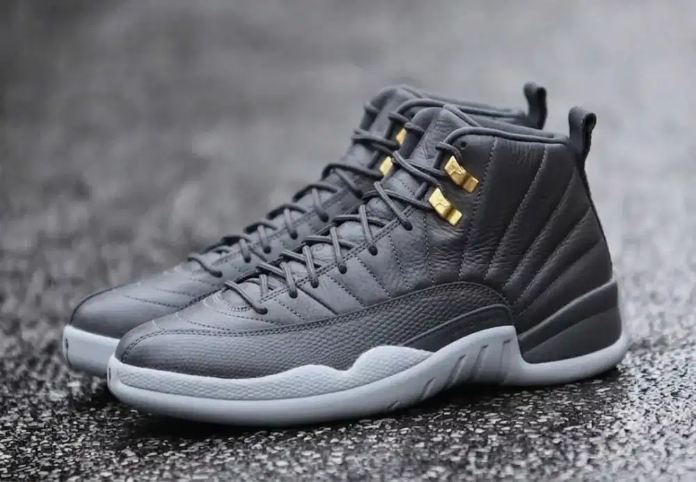Sepatu sneakers basket Air jordan 12 retro cool gray