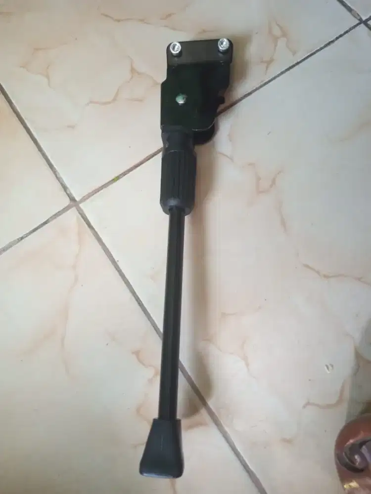 Standard atau Jagang Sepeda 2 Lubang