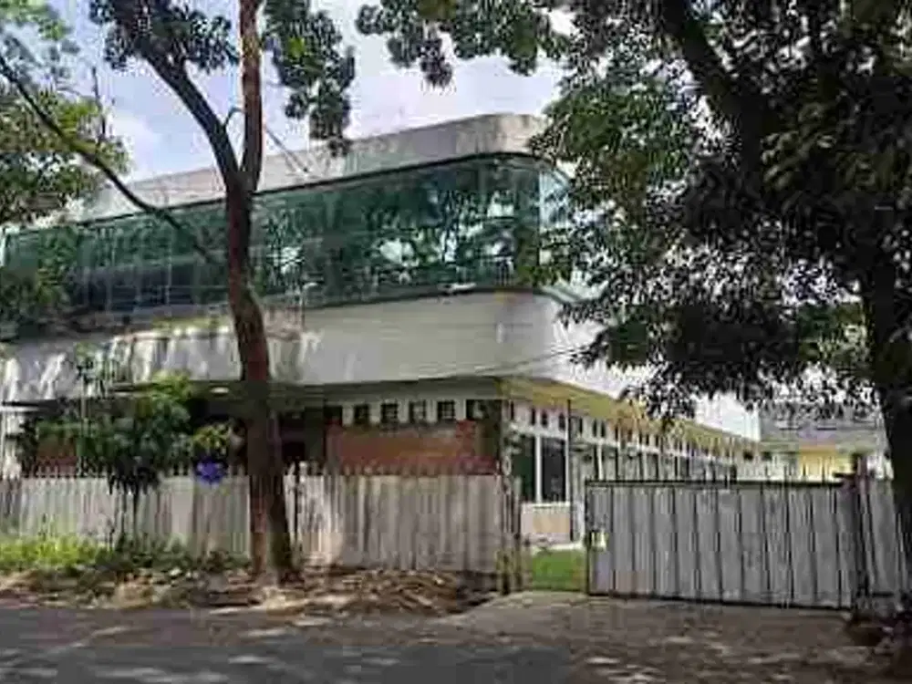 Dijual Gedung Kantor. Bisa untuk Gudang atau Pabrik Strategis Di Regol Ciateul kota  bandung