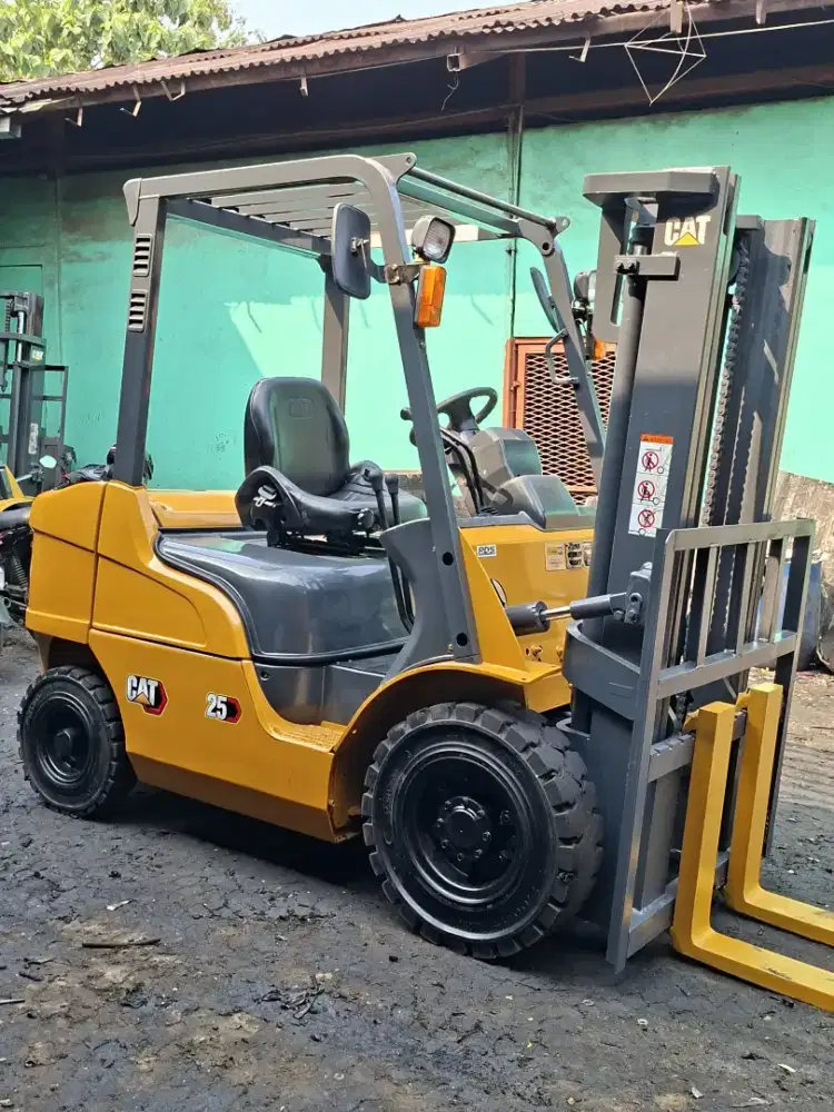 Forklift Caterpillar 2,5 Ton,Manual,Tiang 3 Meter,Mesin S4S,Tahun 2020