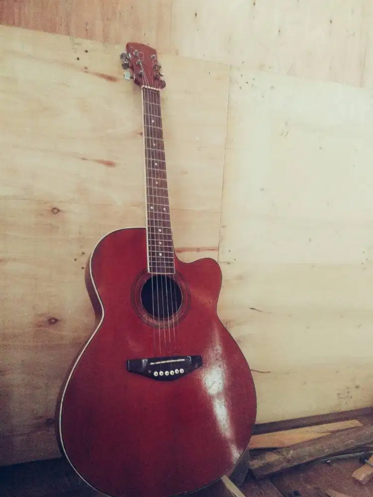 gitar akustik cutaway