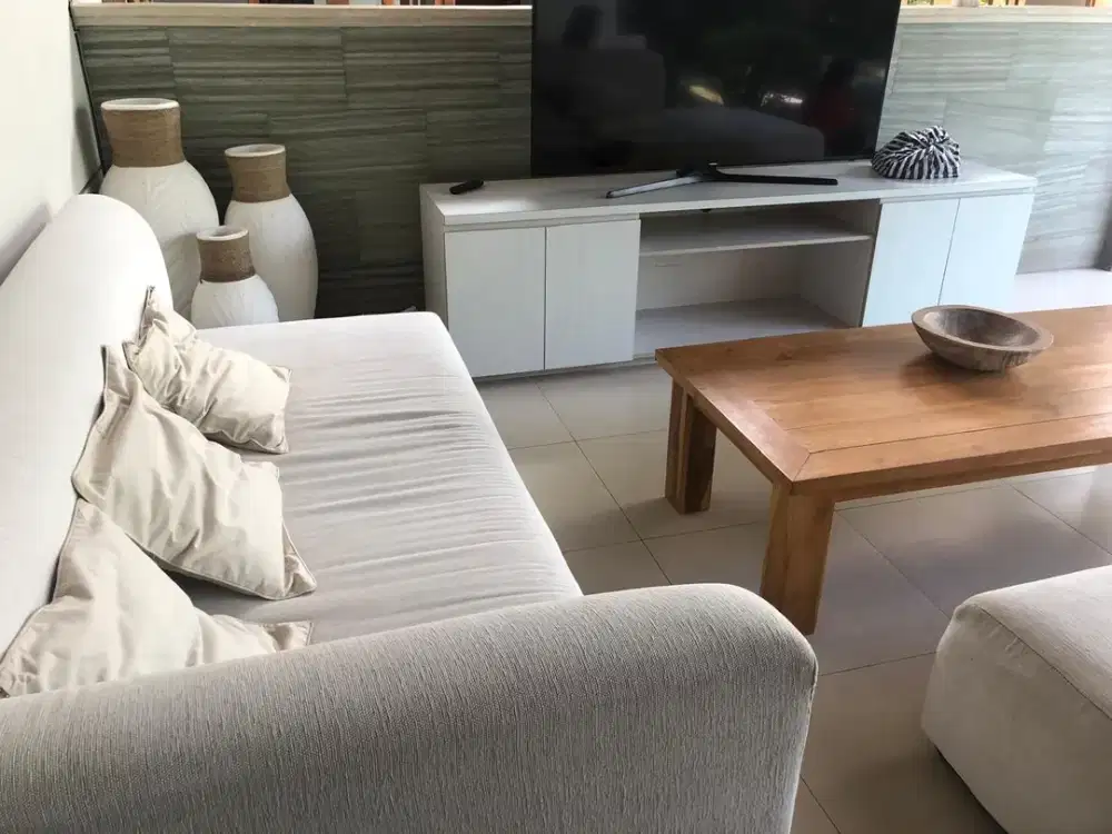 Villa 3 Bedroom luas & Strategis Disewakan, di Area Umalas
