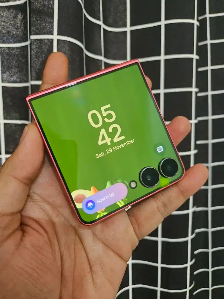 SAMSUNG Z FLIP 7 5G RAM 12/512GB SEIN

MULUSS