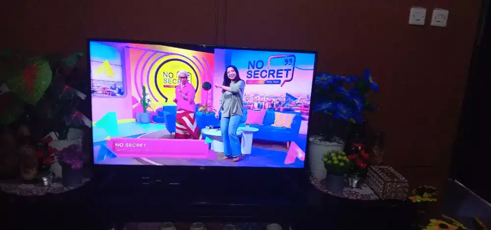 Jual cepat TV LED 43 merk LG (bukan smart TV)