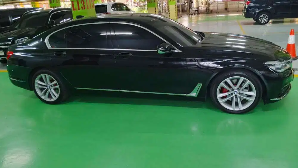 BMW 730Li 2017 Bensin