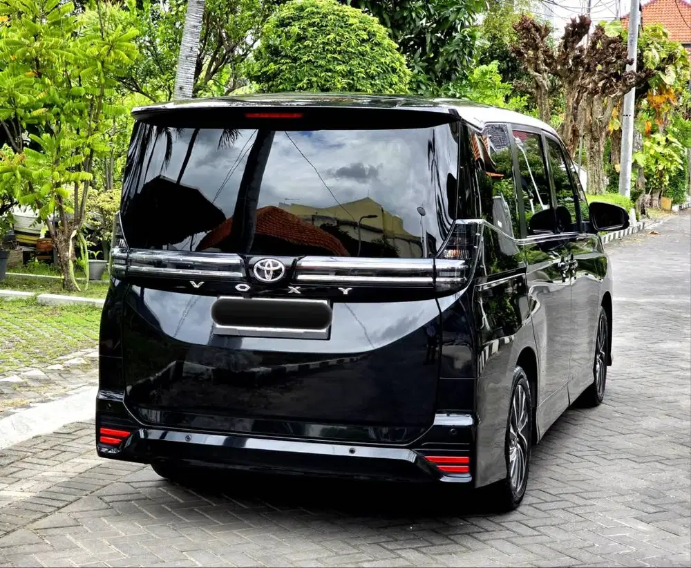 Toyota Voxy New TSS Facelift Pmk 2024 Warna Hitam