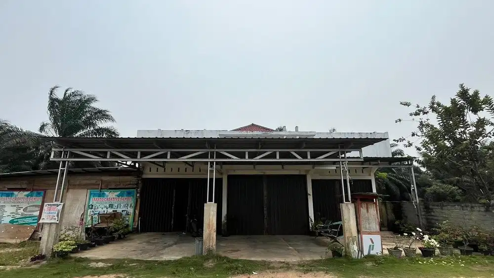 Dijual rumah + lahan usaha