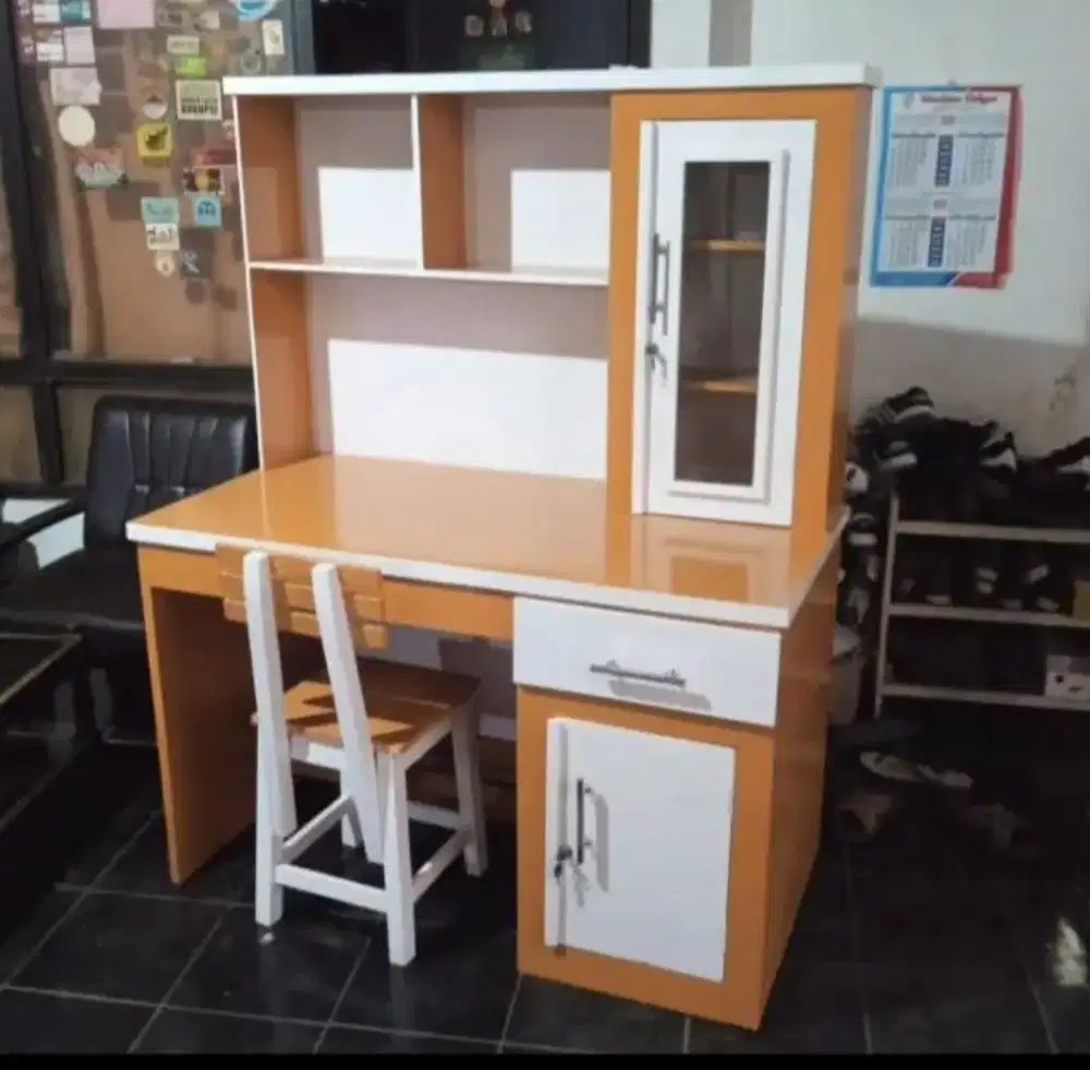 meja belajar minimalis