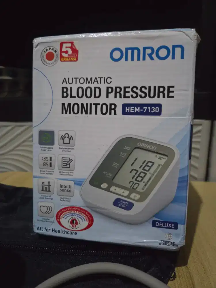 Omron Tensimeter HEM-7130