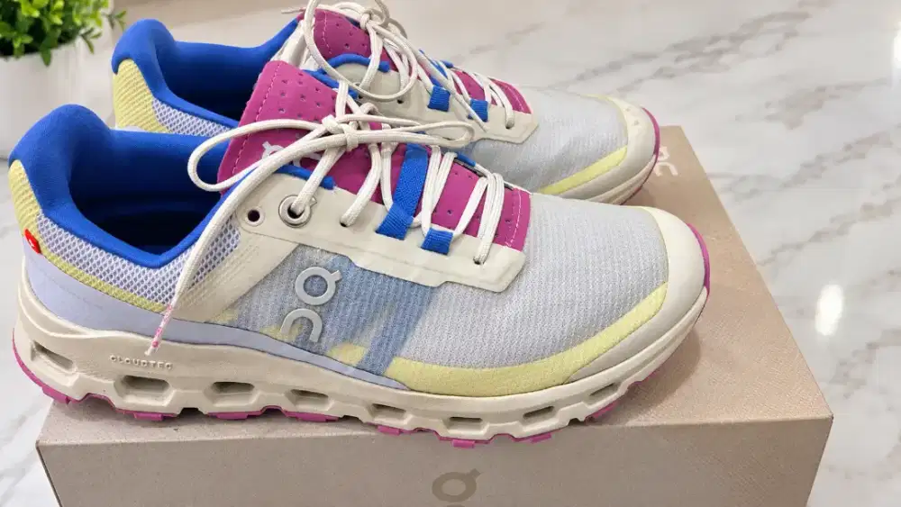 On Running Cloudvista 2 Original Women Size 38 | Pakai 2x