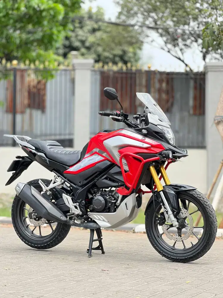 HONDA CB150X MERAH SILVER 2022 KM 10K PAJAK PANJANG NO MINUS