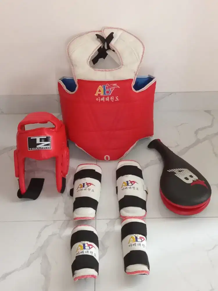 Jual Murah!! 1 Set Perlengkapan Taekwondo (Second Bagus)