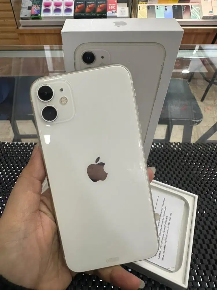 IPhone 11 128GB Wihte Ex Garansi Resmi iBox Mulusss