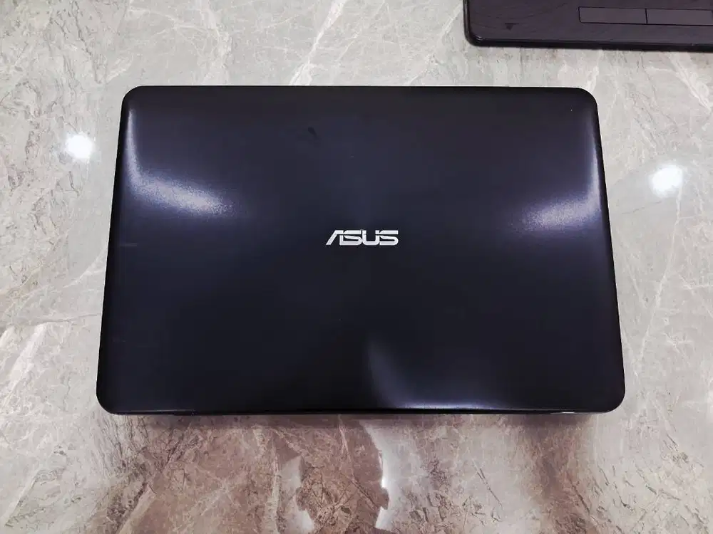 Laptop AMD A10 10 Compute Core 4C+6GB R5 8GB Batre Baru Win Ori Garnsi