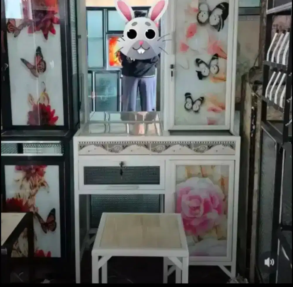 Meja rias aluminium