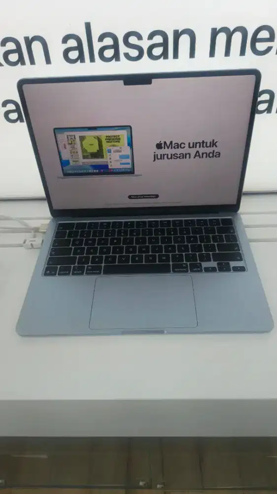 MacBook Air (13, 6 inci)¹ 16/512GB