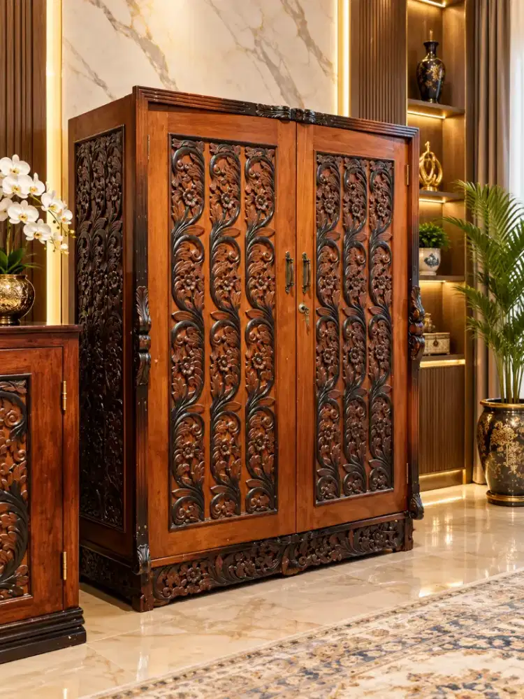 Lemari Kayu Jati Ukiran 2 Pintu